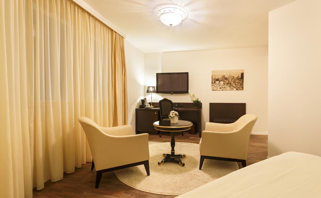 Business Hotel First Feusisberg Pokoj fotografie